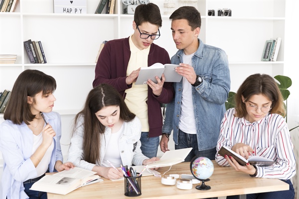 La Relevancia del Estándar EntreComp en Centros Educativos de América Latina