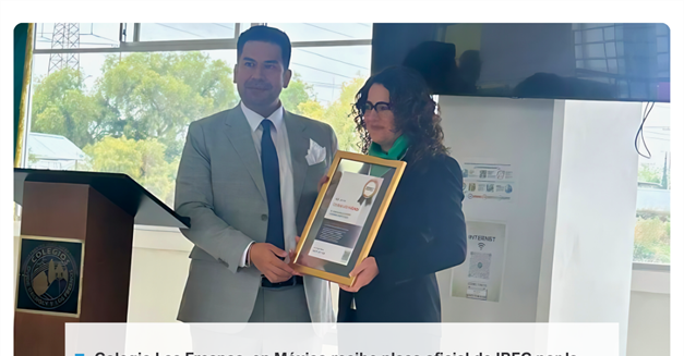 Colegio Los Fresnos recibe placa oficial de IBEC por la implementación de Estándares Globales
